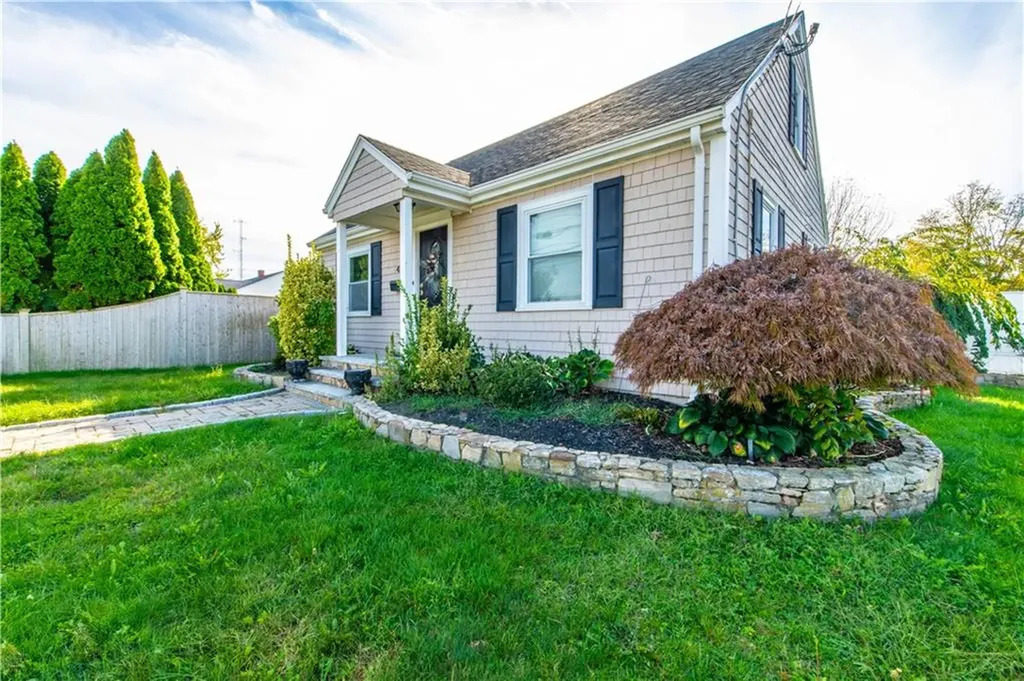 409 Metacom Avenue Bristol RI 02809