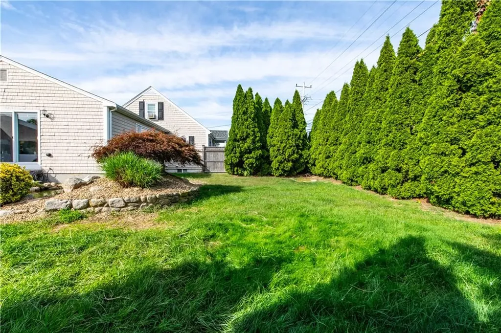 409 Metacom Avenue Bristol RI 02809