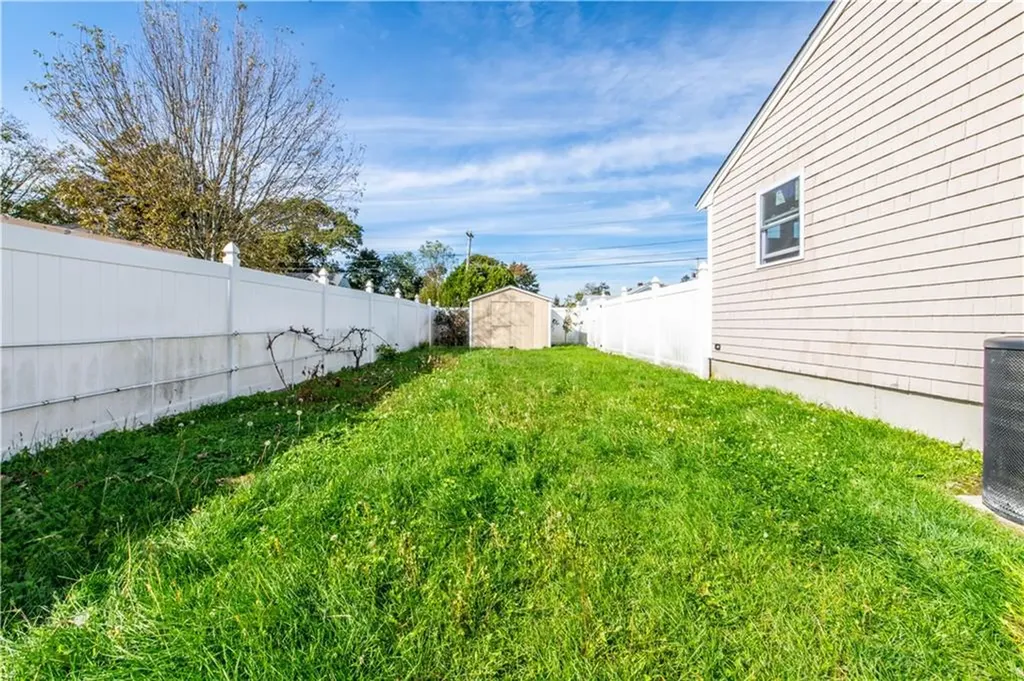 409 Metacom Avenue Bristol RI 02809
