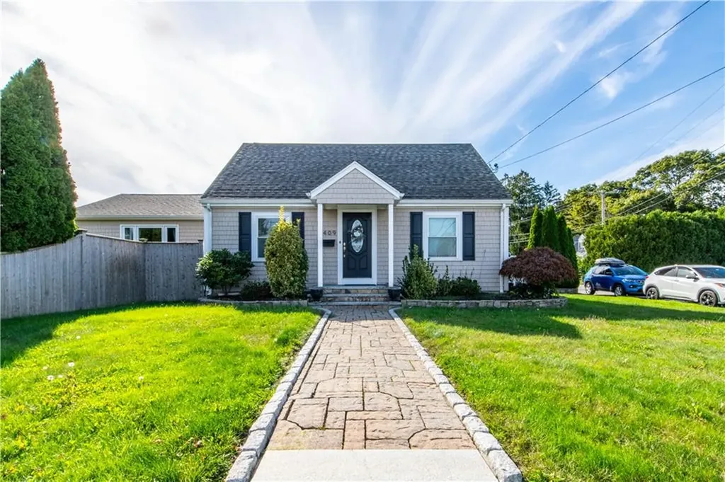 409 Metacom Avenue Bristol RI 02809