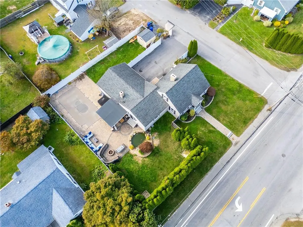 409 Metacom Avenue Bristol RI 02809