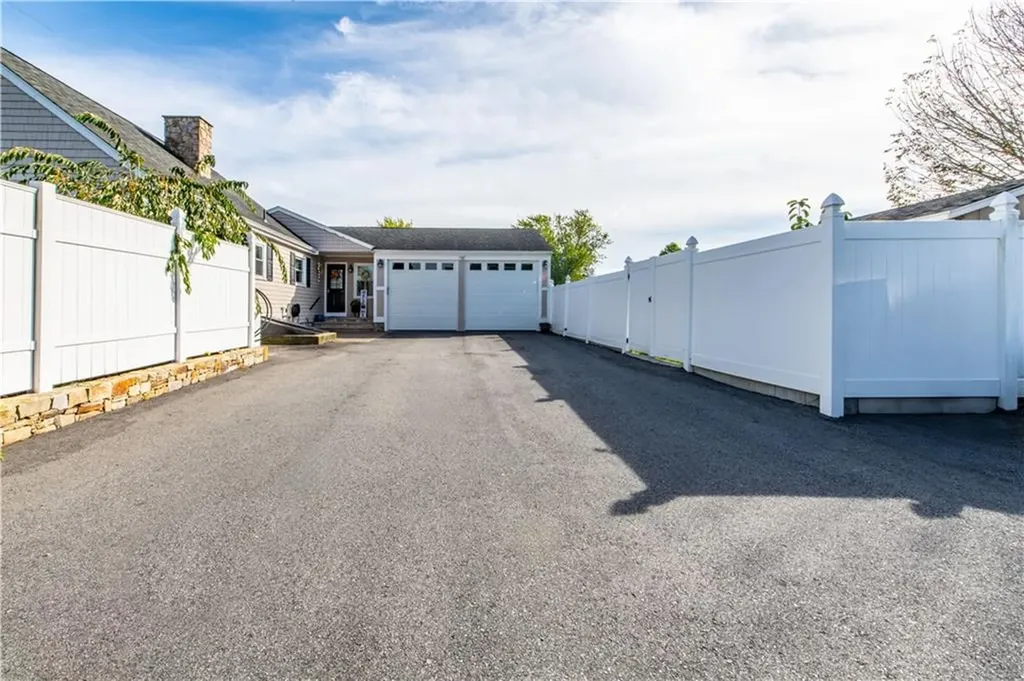 409 Metacom Avenue Bristol RI 02809