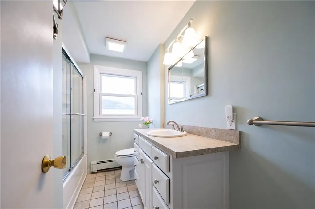 122 Belvedere Drive Cranston RI 02920