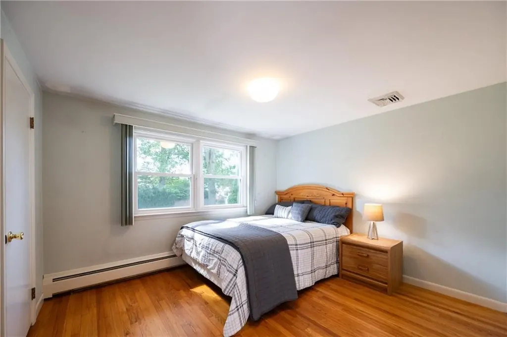 122 Belvedere Drive Cranston RI 02920