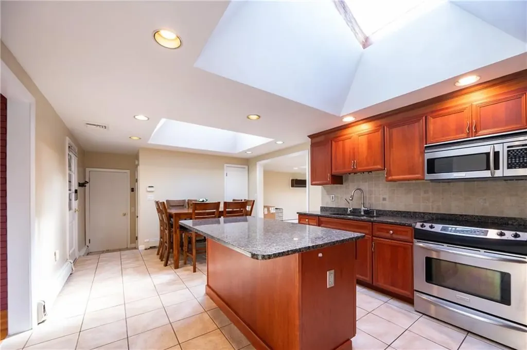 122 Belvedere Drive Cranston RI 02920