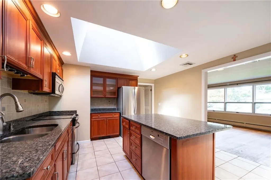 122 Belvedere Drive Cranston RI 02920