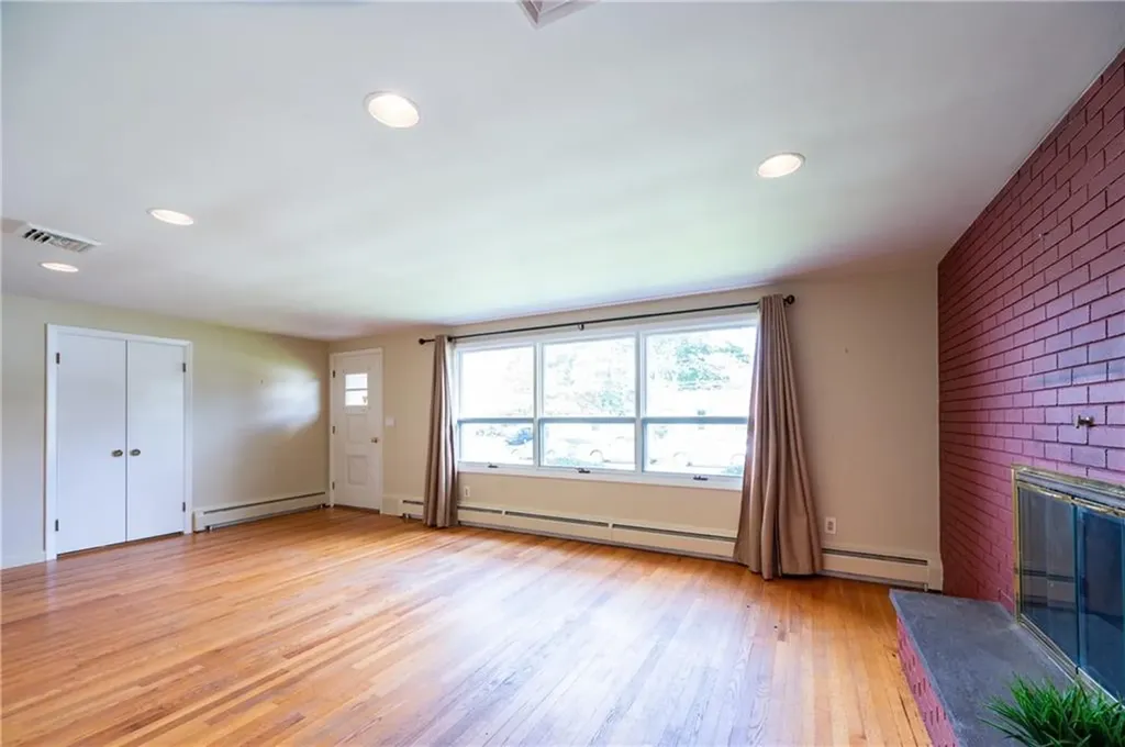122 Belvedere Drive Cranston RI 02920