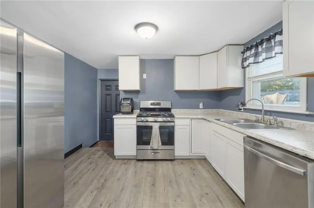 74 Stephens Avenue Warwick RI 02886