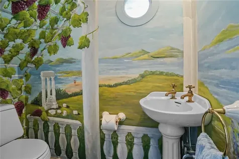 44 Church Street Bristol RI 02809