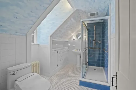 44 Church Street Bristol RI 02809