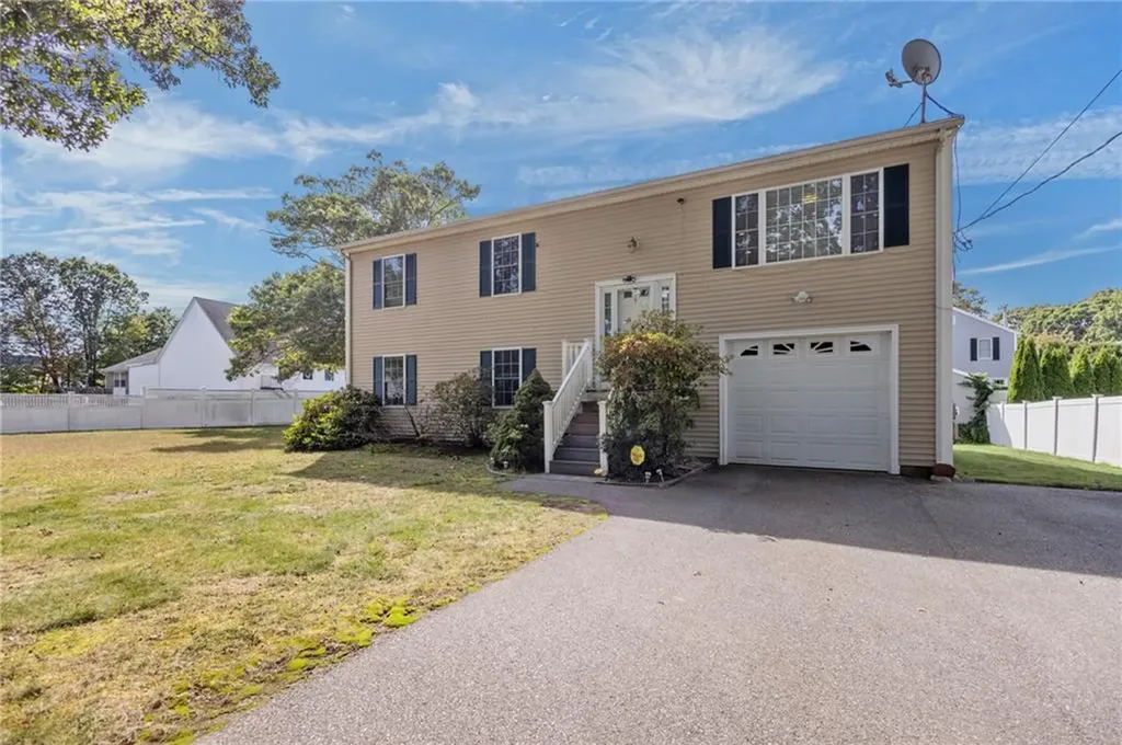 31 Boccia Court Warwick RI 02888