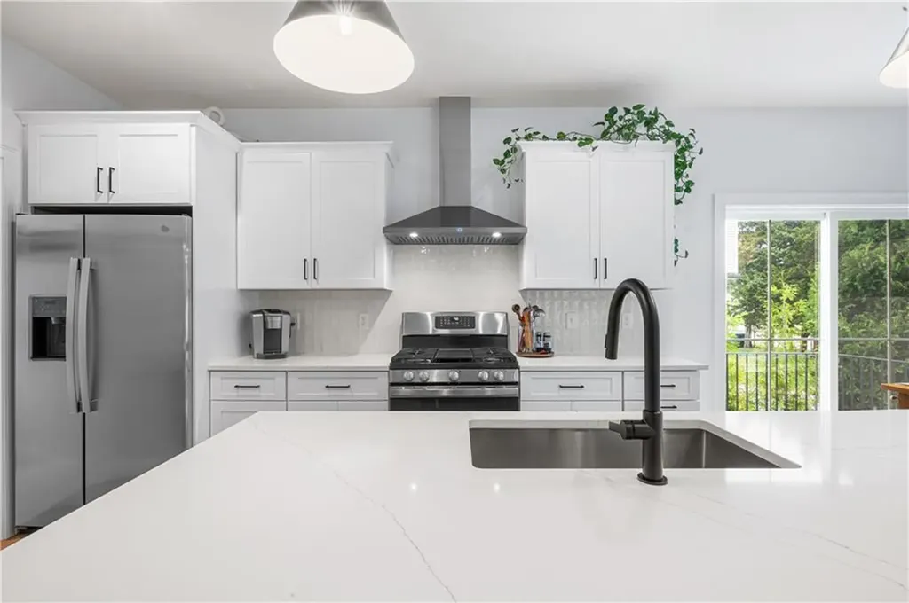 6 Boiling Spring Avenue Westerly RI 02891