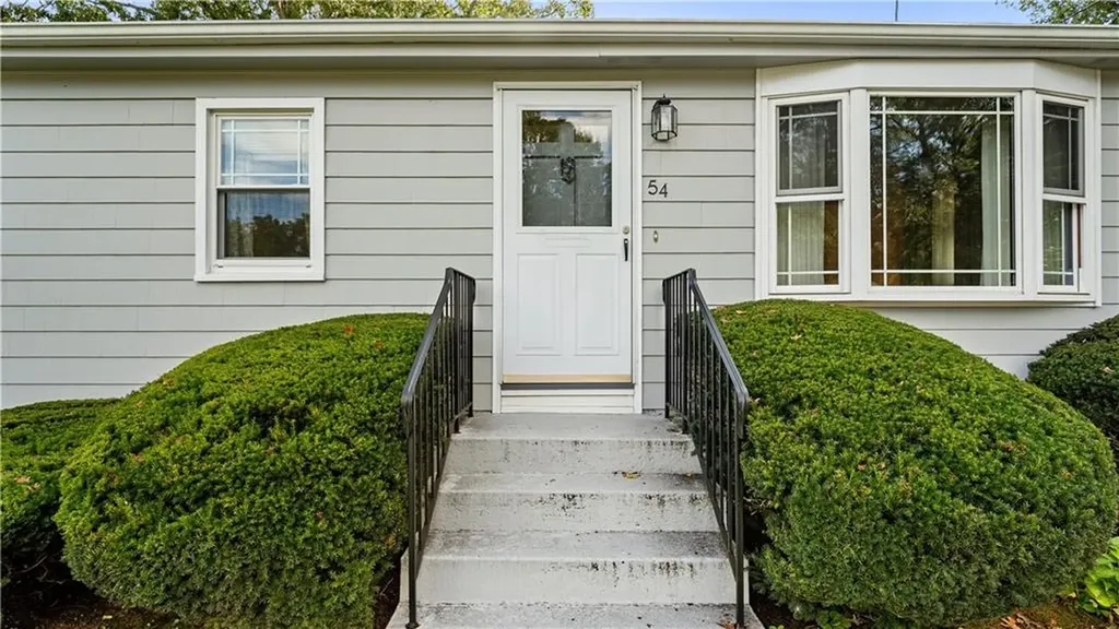 54 Pheasant Avenue Warwick RI 02886