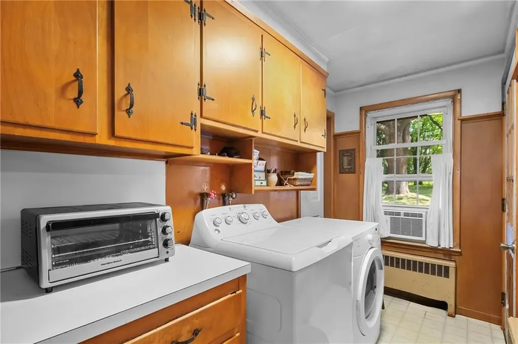 19 Harborview Avenue Bristol RI 02809