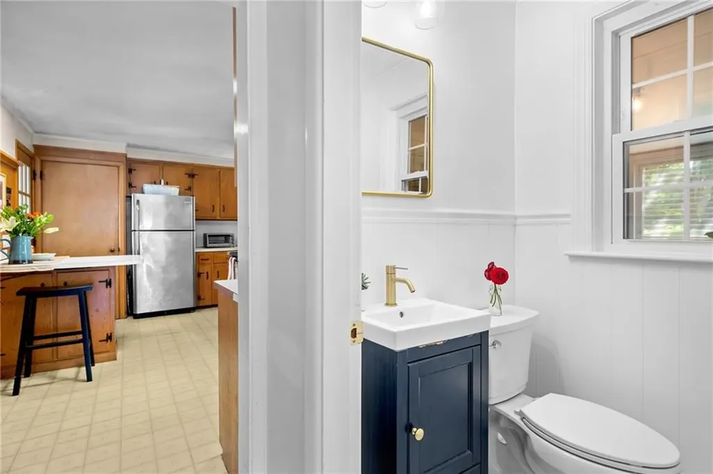 19 Harborview Avenue Bristol RI 02809