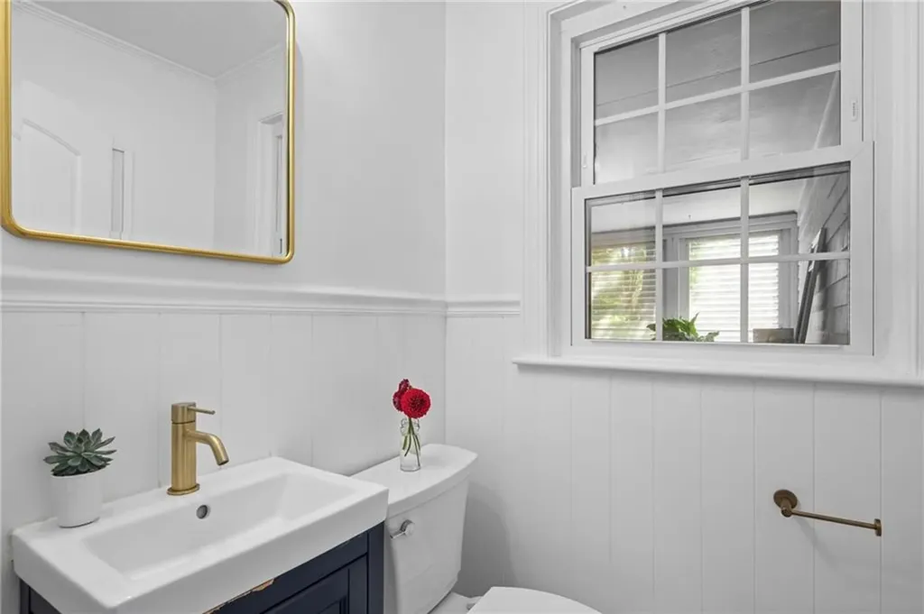 19 Harborview Avenue Bristol RI 02809