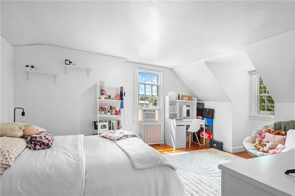19 Harborview Avenue Bristol RI 02809