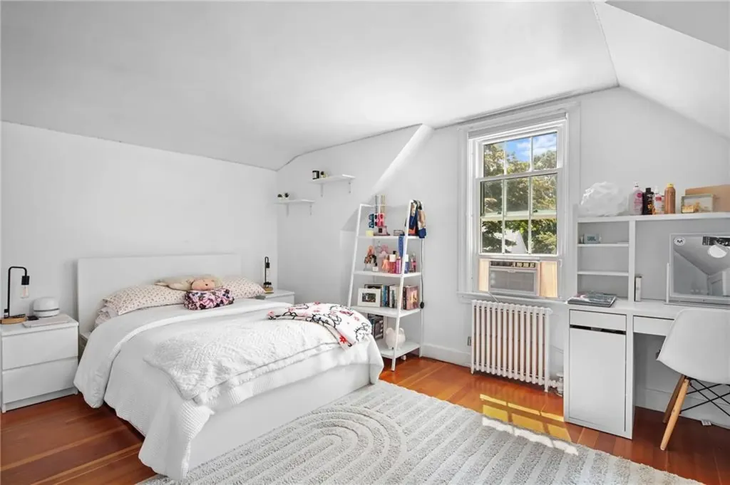 19 Harborview Avenue Bristol RI 02809