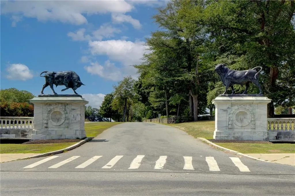 19 Harborview Avenue Bristol RI 02809