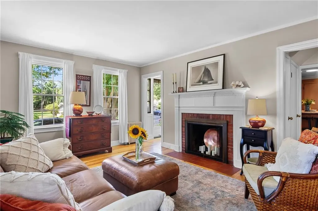 19 Harborview Avenue Bristol RI 02809