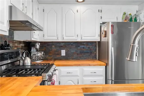 64 Nipmuc Trail North Providence RI 02911