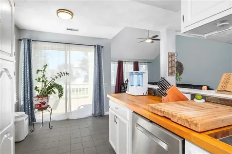 64 Nipmuc Trail North Providence RI 02911