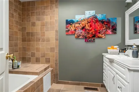 64 Nipmuc Trail North Providence RI 02911