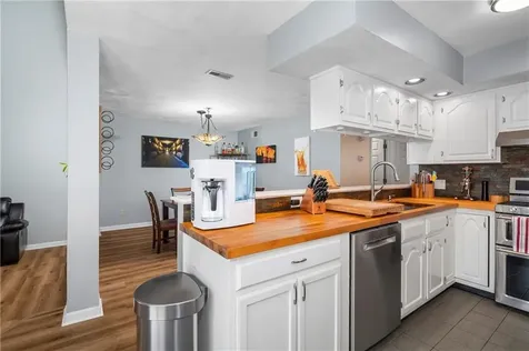 64 Nipmuc Trail North Providence RI 02911