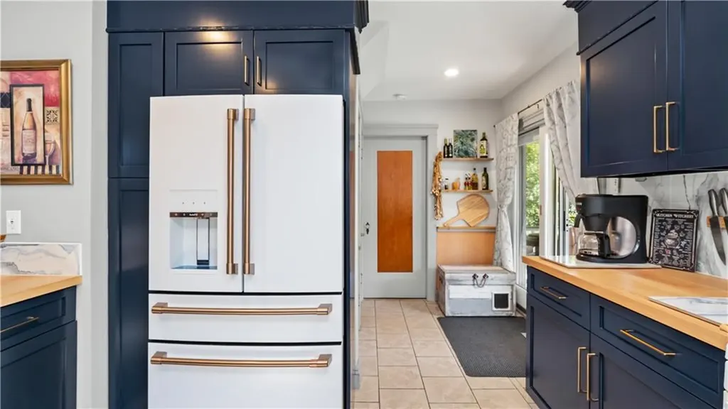 224 Palace Avenue Warwick RI 02886