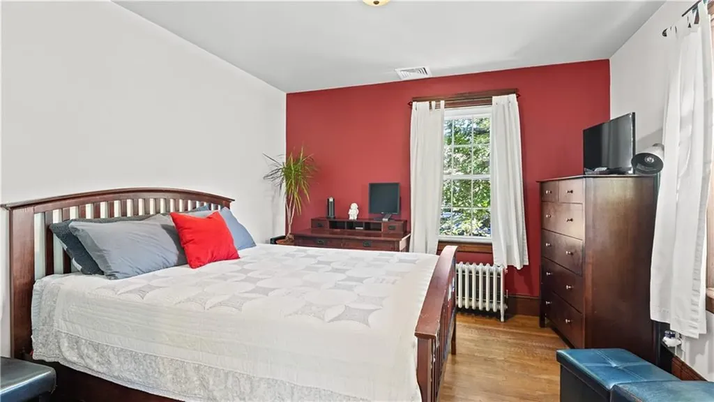 224 Palace Avenue Warwick RI 02886