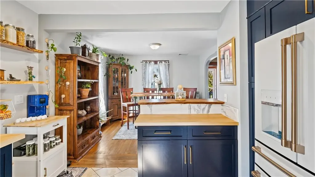 224 Palace Avenue Warwick RI 02886