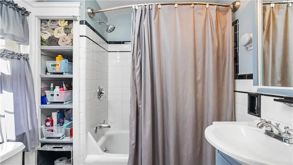 224 Palace Avenue Warwick RI 02886