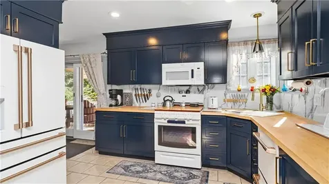 224 Palace Avenue Warwick RI 02886