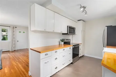 55 Dahlia Drive North Kingstown RI 02852