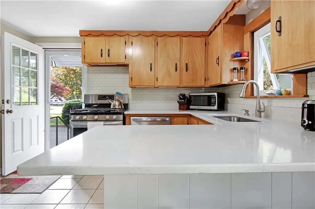 73 Custer Street Warwick RI 02889