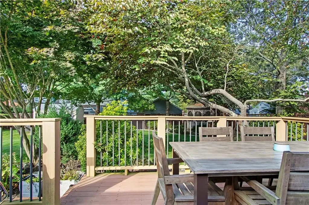 73 Custer Street Warwick RI 02889