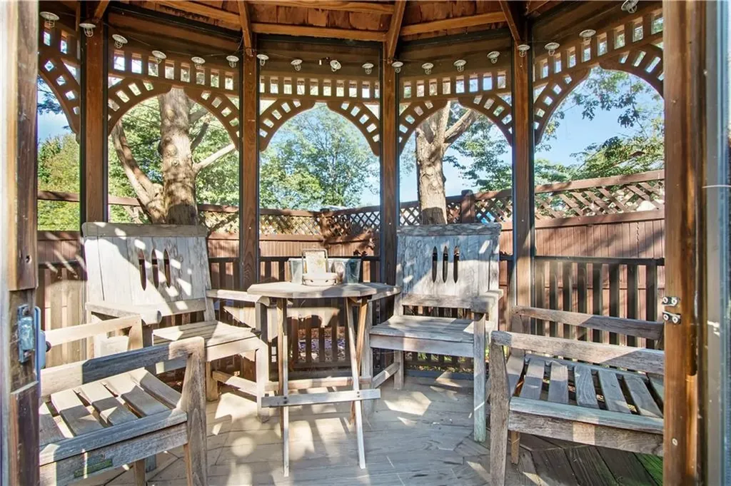 73 Custer Street Warwick RI 02889