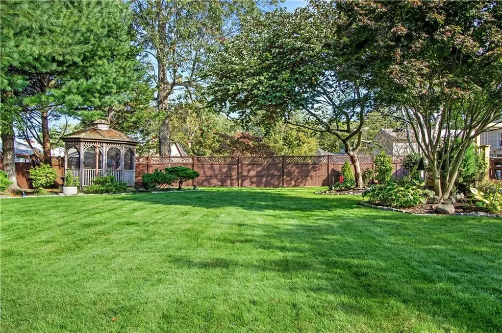 73 Custer Street Warwick RI 02889