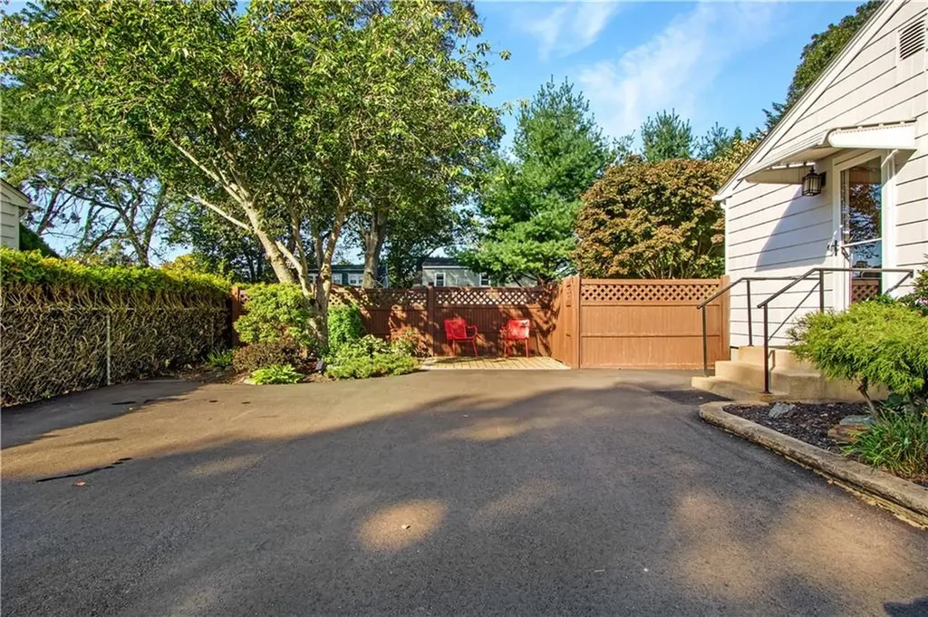 73 Custer Street Warwick RI 02889