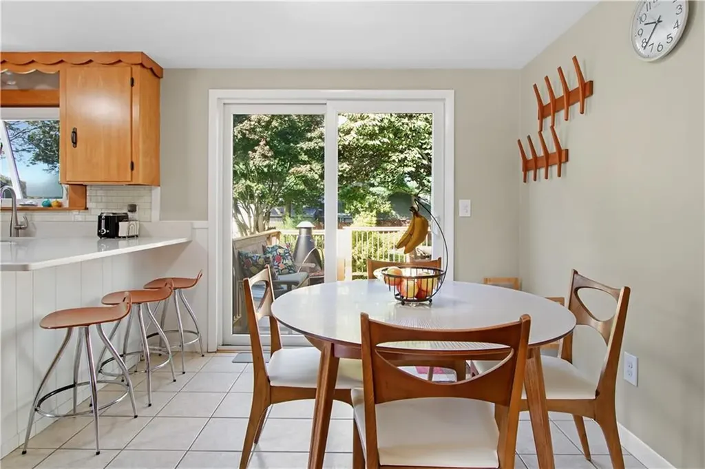 73 Custer Street Warwick RI 02889