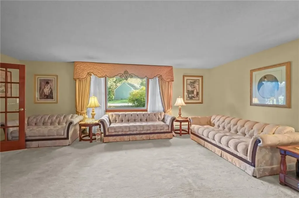 54 Sherwood Drive Westerly RI 02891