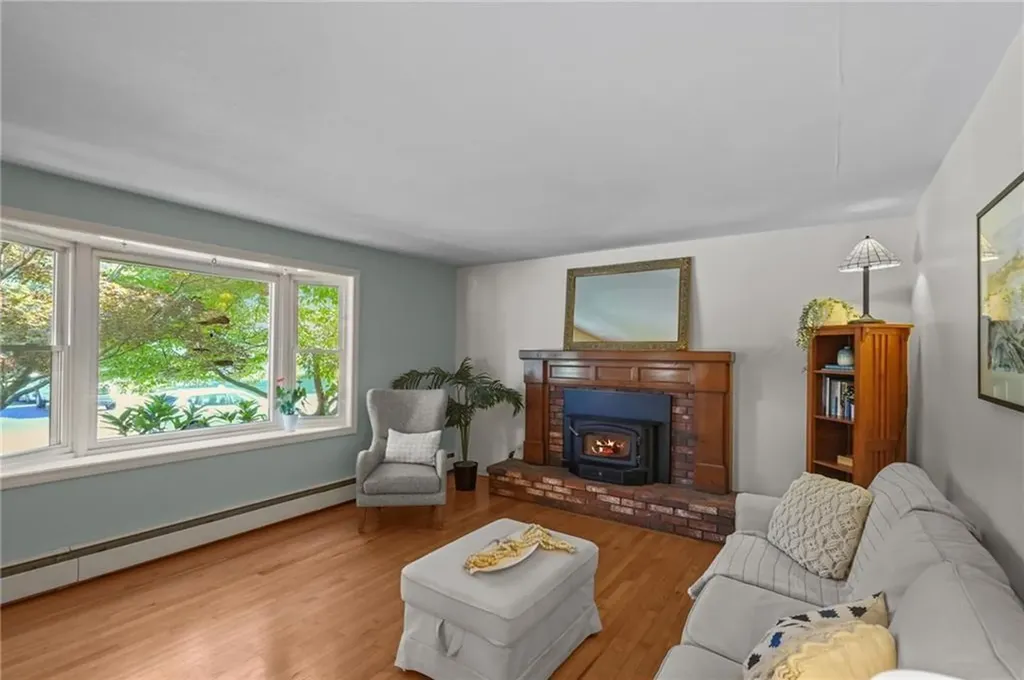 71 Mohawk Drive Portsmouth RI 02871