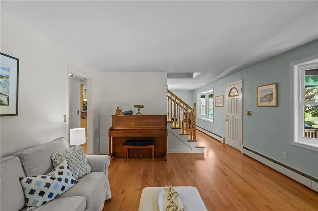 71 Mohawk Drive Portsmouth RI 02871