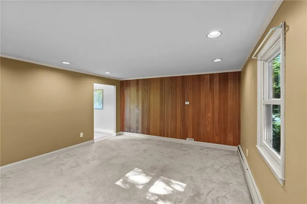 71 Mohawk Drive Portsmouth RI 02871