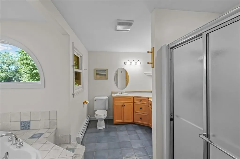 71 Mohawk Drive Portsmouth RI 02871