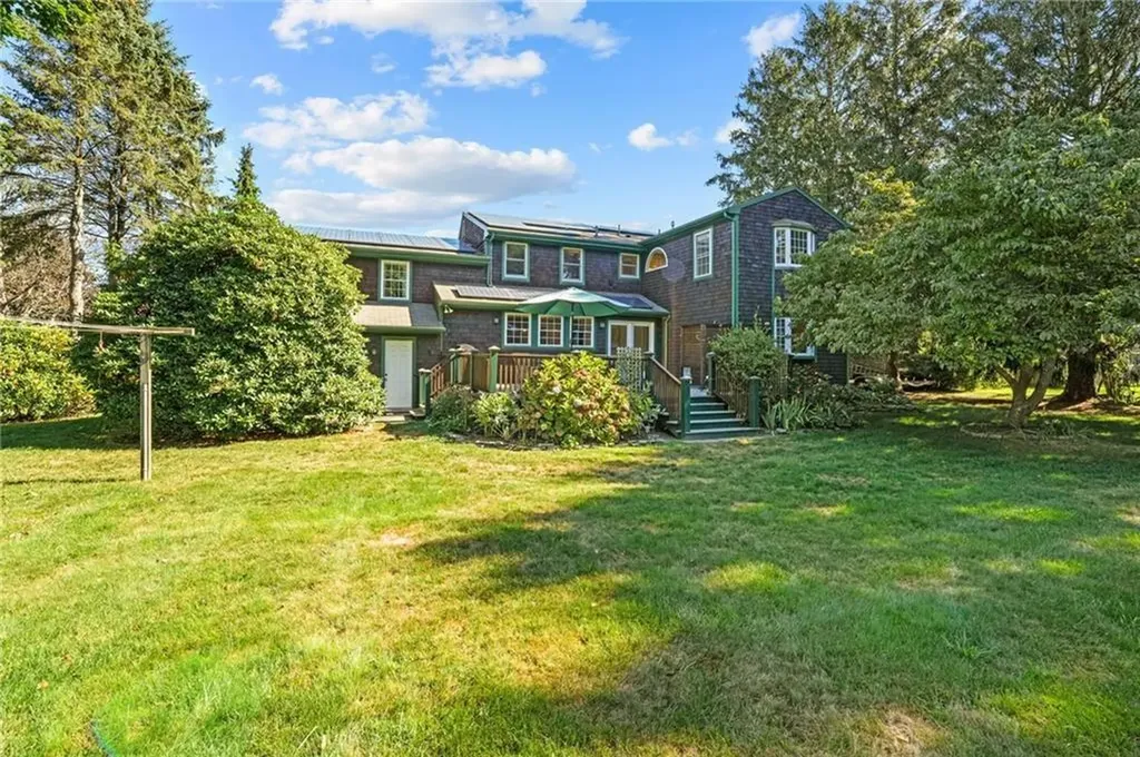71 Mohawk Drive Portsmouth RI 02871