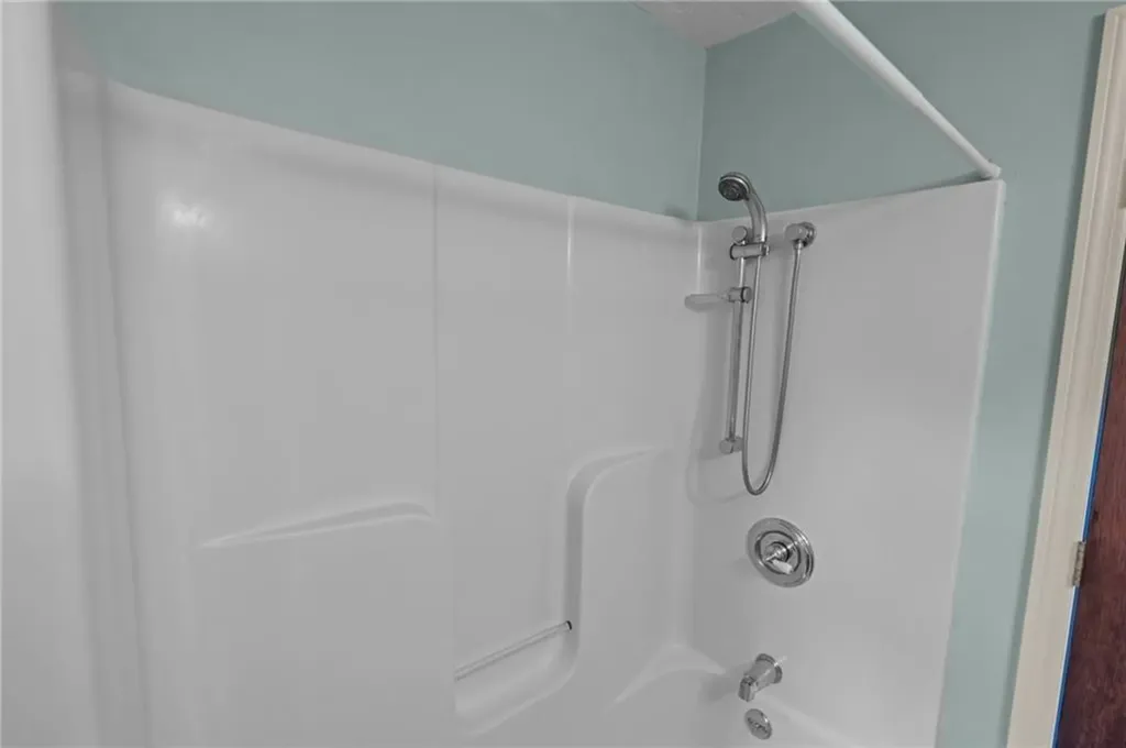 71 Mohawk Drive Portsmouth RI 02871