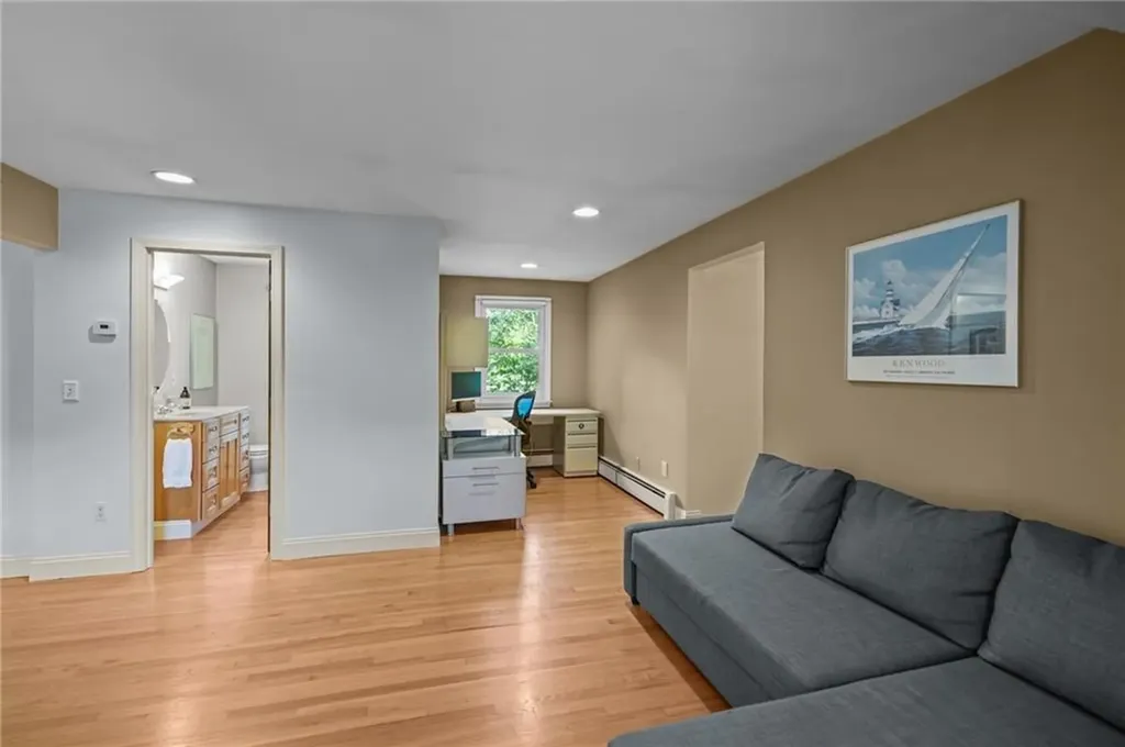 71 Mohawk Drive Portsmouth RI 02871