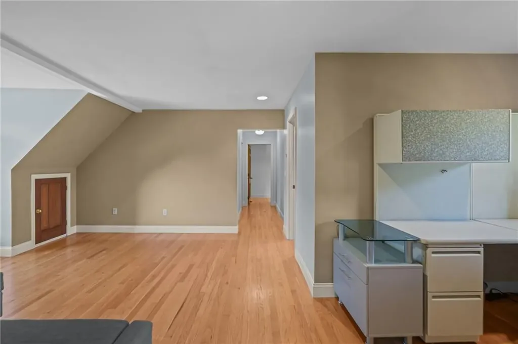 71 Mohawk Drive Portsmouth RI 02871
