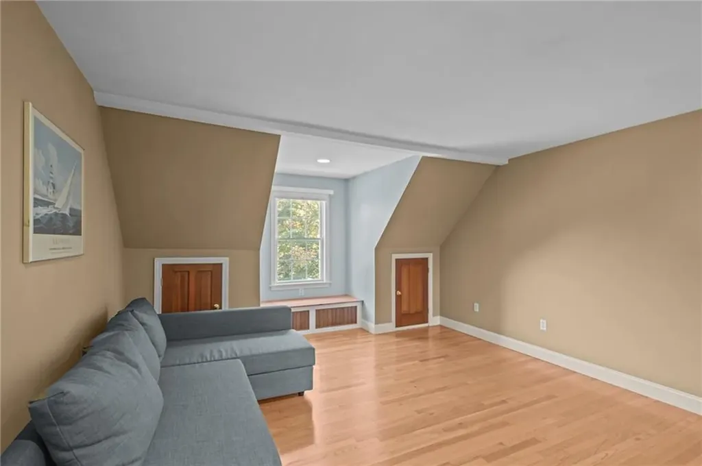 71 Mohawk Drive Portsmouth RI 02871